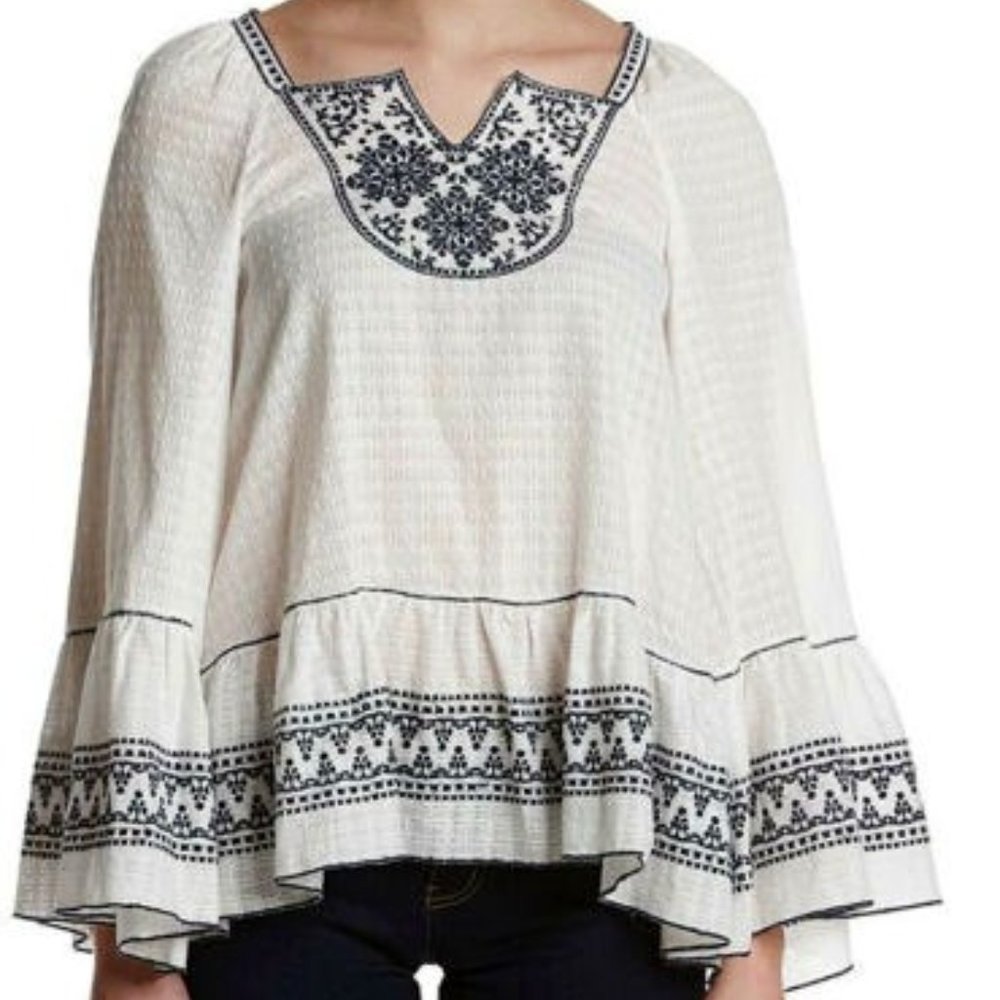 NWT Max Studio [Edit] XS White and Navy Flowy Embroidered Top
